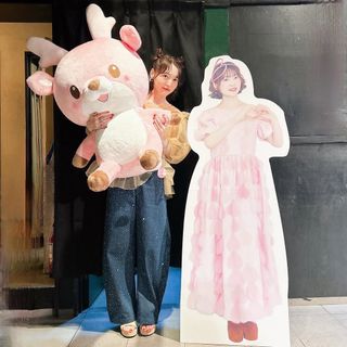 Kana Hanazawa feet photo 3