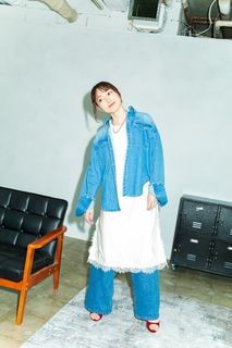 Kana Hanazawa feet photo 3