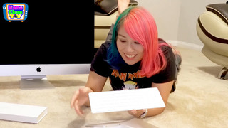 Kanako Urai feet photo thumbnail