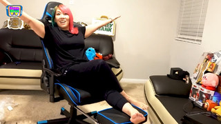Kanako Urai feet photo thumbnail