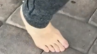 Kanako Urai feet photo thumbnail