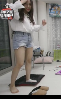 Kang Hye-won feet photo 8