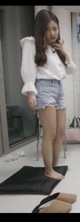 Kang Hye-won feet photo 20