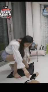Kang Hye-won feet photo 14