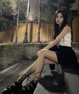 Kang Hye-won feet photo 9