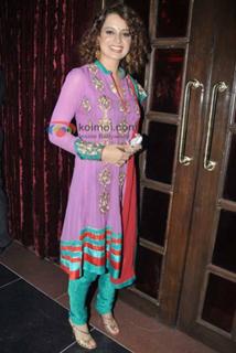 Kangana Ranaut feet photo thumbnail