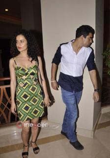 Kangana Ranaut feet photo thumbnail