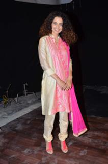 Kangana Ranaut feet photo thumbnail