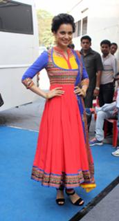 Kangana Ranaut feet photo thumbnail