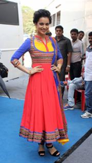 Kangana Ranaut feet photo thumbnail