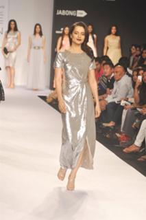 Kangana Ranaut feet photo thumbnail
