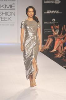 Kangana Ranaut feet photo thumbnail