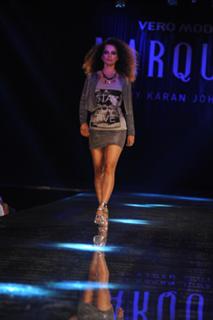 Kangana Ranaut feet photo thumbnail