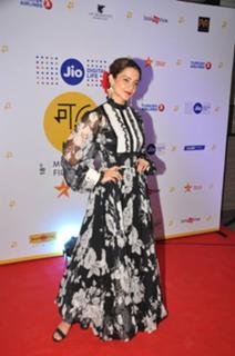 Kangana Ranaut feet photo thumbnail