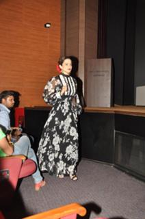 Kangana Ranaut feet photo thumbnail