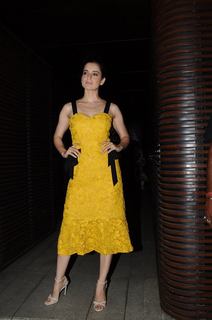 Kangana Ranaut feet photo thumbnail