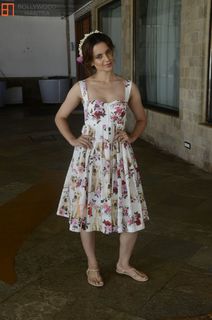Kangana Ranaut feet photo thumbnail