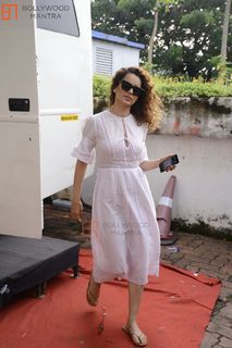 Kangana Ranaut feet photo thumbnail
