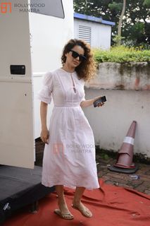 Kangana Ranaut feet photo thumbnail
