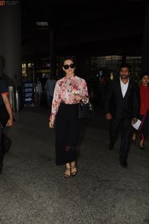 Kangana Ranaut feet photo thumbnail