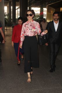 Kangana Ranaut feet photo thumbnail