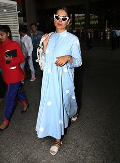 Kangana Ranaut feet photo thumbnail