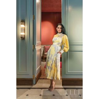 Kangana Ranaut feet photo thumbnail