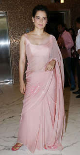 Kangana Ranaut feet photo thumbnail