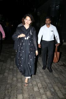 Kangana Ranaut feet photo thumbnail