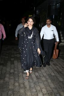 Kangana Ranaut feet photo thumbnail