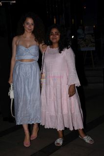 Kangana Ranaut feet photo thumbnail