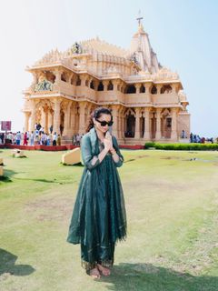 Kangana Ranaut feet photo 16