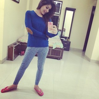Kangna Sharma feet photo 7