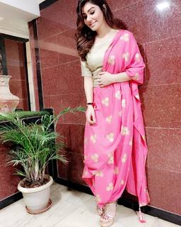 Kangna Sharma feet photo 16