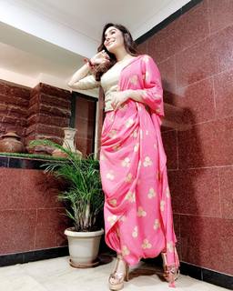 Kangna Sharma feet photo 15