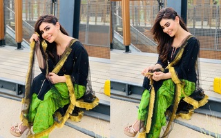 Kangna Sharma feet photo 15