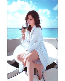 Kangna Sharma feet photo 17