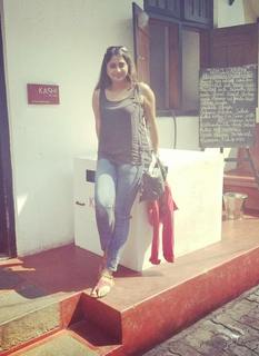 Kaniha feet photo thumbnail