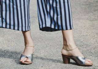 Kaniha feet photo thumbnail