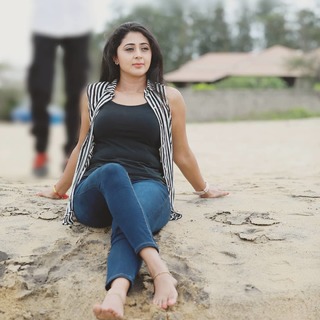 Kaniha feet photo thumbnail