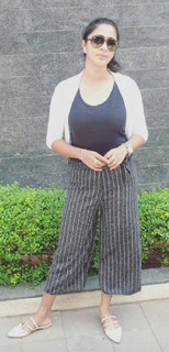 Kaniha feet photo thumbnail