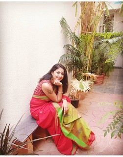 Kaniha feet photo thumbnail