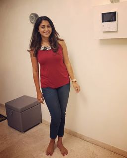 Kaniha feet photo thumbnail