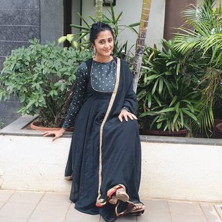 Kaniha feet photo thumbnail