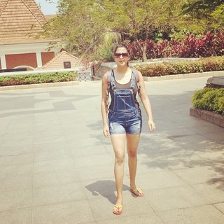 Kaniha feet photo thumbnail