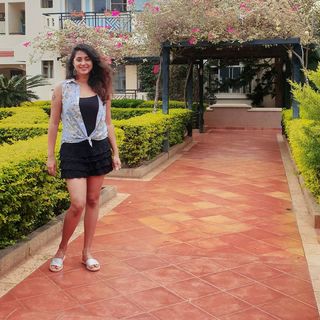 Kaniha feet photo thumbnail