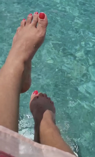 Kaniha feet photo thumbnail