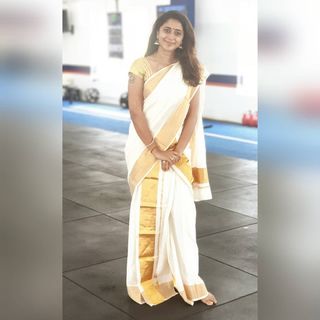Kaniha feet photo thumbnail