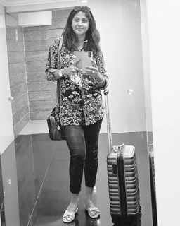 Kaniha feet photo thumbnail
