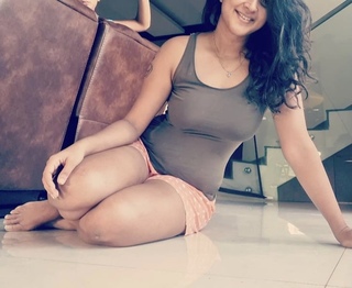 Kaniha feet photo thumbnail